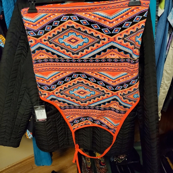 Rue 21 colourful halter top-NWT - Picture 2 of 3
